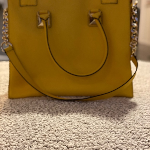 BRAND NEW- Michael Kors Studded Hamilton Bag - Picture 3 of 6